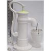 Image 1 : WHITE CERAMIC VINTAGE STYLE WATER PUMP & BUCKET