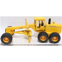 ERTL JOHN DEERE 772B CAST GRADER  23" LONG