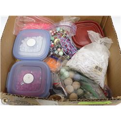 BOX W/LOTS OF ARTS & CRAFTS BEADS -