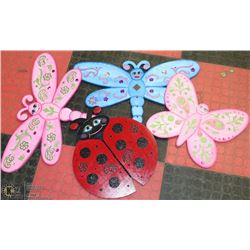 A SET OF 4 WOODEN HAND PAINTED DISPLAYS