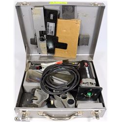 PORTER-CABLE ROUTER WITH ATTACHMENTS