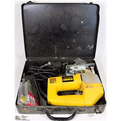 DEWALT HEAVY-DUTY JIGSAW AND BLADES