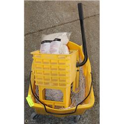 COMMERCIAL BRUTE STANDARD MOP BUCKET W/ MOP HEADS