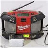 Image 1 : MILWAUKEE SHOP RADIO