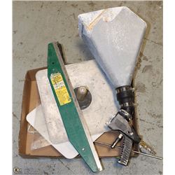 BOX OF DYRWALL GOODS INCL TEXTURE/SPRAY GUN,