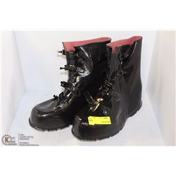 ACTION SIZE 9 RUBBER OVERBOOT