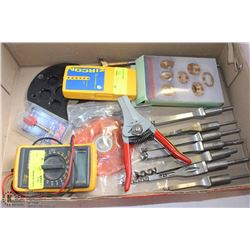 BOX OF ELETRICAL GOODS AND DRILL-SET BITS