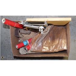 BOX WITH 3 LEATHER CARPENTER POUCHES, CHISELS,