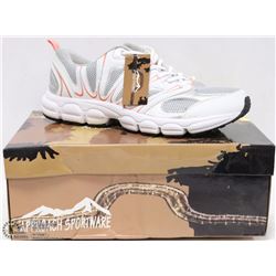 PAIR OF APPROACH SIZE 10.5 RUNNING SHOES