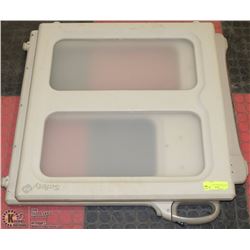 SAFETY FIRST BABY GATE