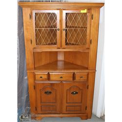 MAPLE CORNER CABINET