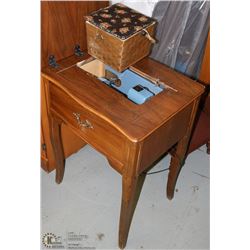 WOOD DOMESTIC SEWING MACHINE WITH CABINET
