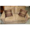 Image 1 : FABRIC LOVESEAT WITH 2 PILLOWS