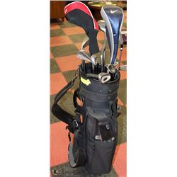 SET OF GOLF CLUBS WITH GOLF BAG