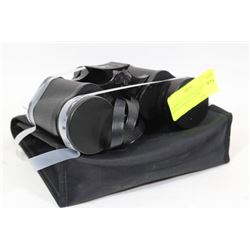 BUSHNELL INSTAFOCUS 7X35 BINOCULARS WITH CASE