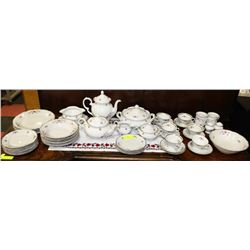 ESTATE VINTAGE  50PC WAWEL CHINA SET MADE IN POLAND INCL.