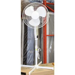 MAINSTAYS 16" OSCILLATING 3 SPD FAN BLACK OR WHITE