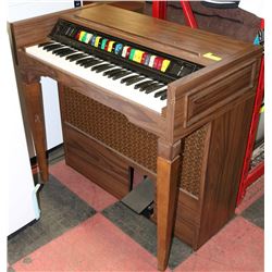 LOWREY TEENIE GENIE ELECTRIC ORGAN