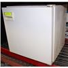 Image 1 : CANADIAN TIRE HOUSEHOLD REFRIGERATOR WITH FREEZER