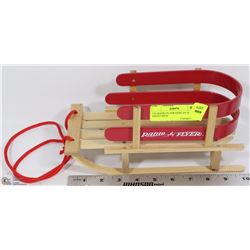 153) RADIO FLYER DISPLAY SLED 10X5X5 INCH