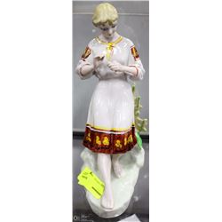 PORCELAIN LADY FIGURINE
