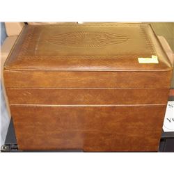 DUAL LEATHER LIFT-TOP OTTOMAN/INTERIOR