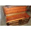 Image 2 : BLANKET BOX