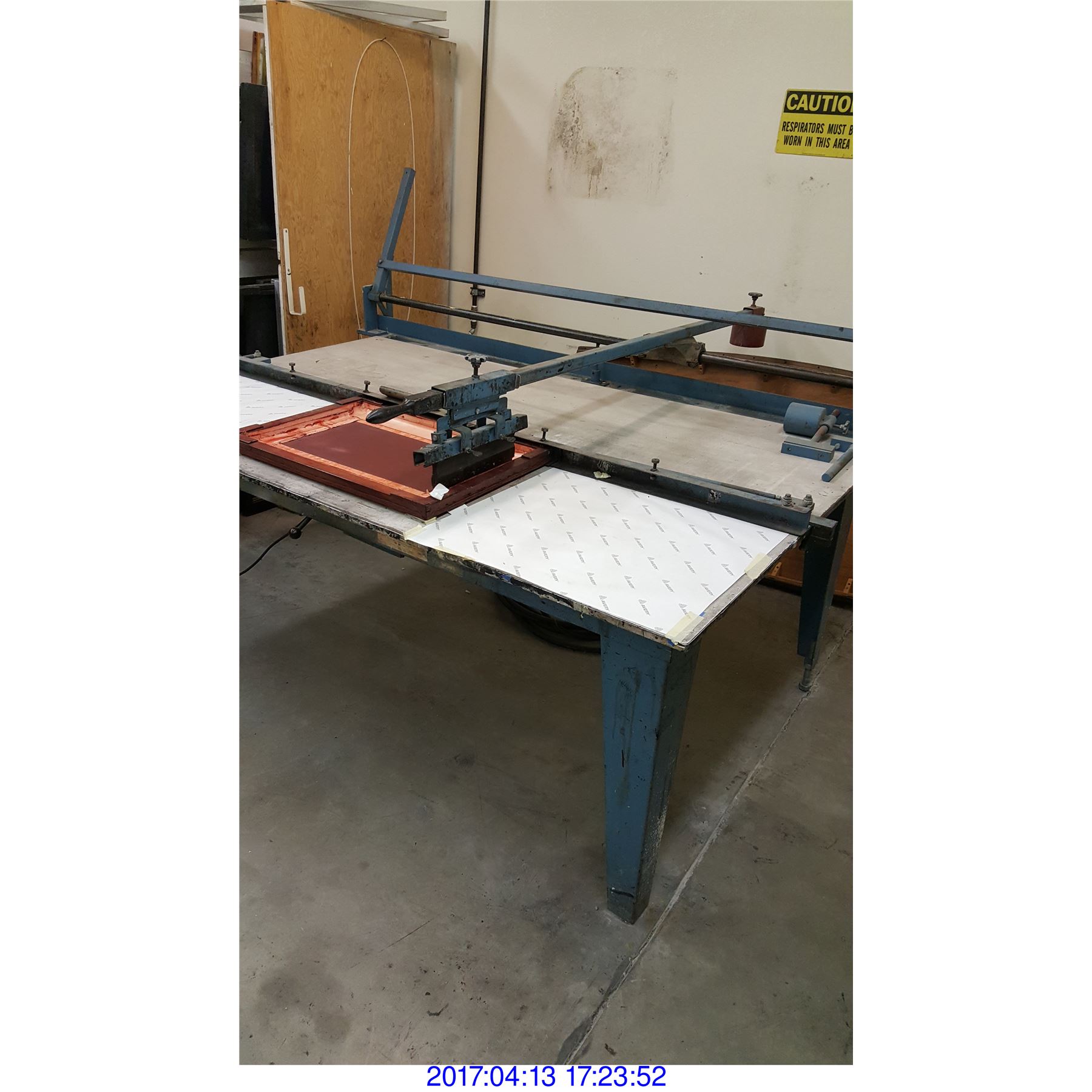 SCREEN PRINTING TABLE