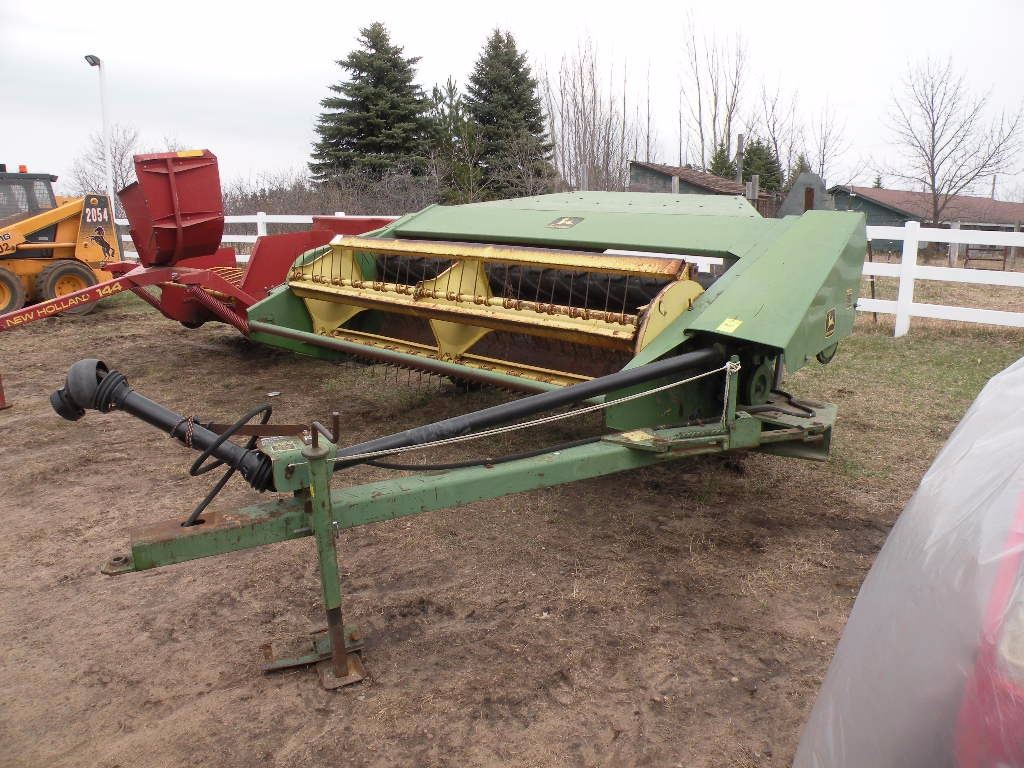 John Deere Model 1209 hay conditioner