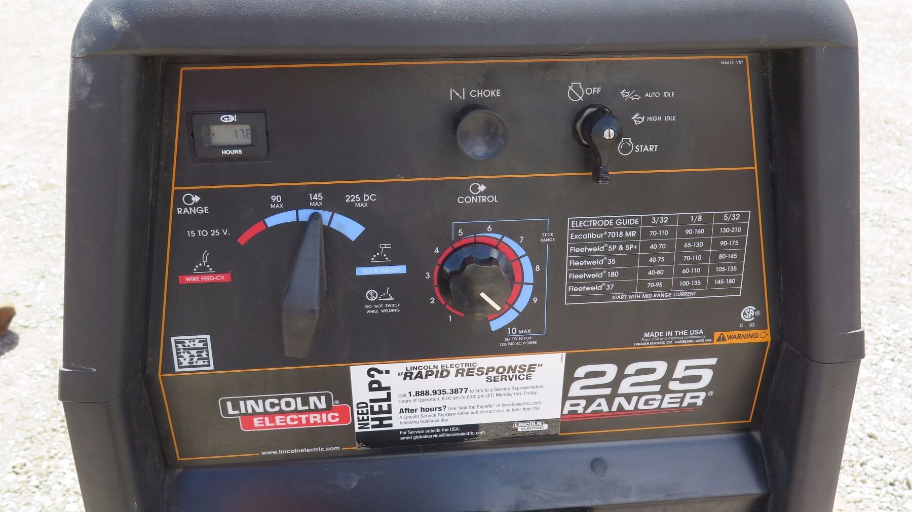 Lincoln Electric Ranger 225 Welder/Generator - 10,500 Watts 17.8 Hours!