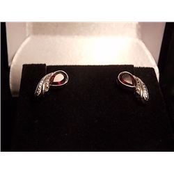 EARRINGS - NEW 1CTW  PEAR FACETED GARNETS & 2 ROUND FACETED DIAMONDS IN STERLING SILVER SETTING - RE