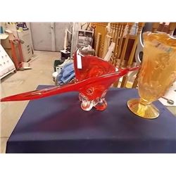 VINTAGE HEAVY RED ART GLASS CENTER PIECE BOWL NO SEAM