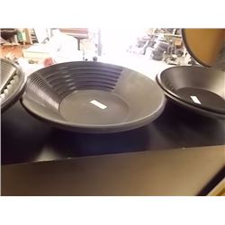 NEW GOLD PAN - ESTWING - BLACK PLASTIC - MED