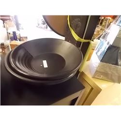 NEW GOLD PAN - ESTWING - BLACK PLASTIC - SMALL