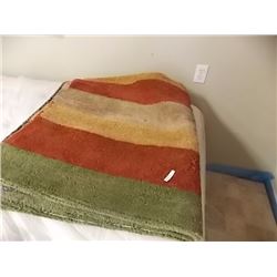 AREA CARPET - CONTEMPORARY STRIPED DESIGN - APPROX. 5 X 7'