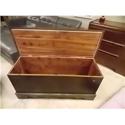 VINTAGE CEDAR LINED HOPE CHEST - LANE