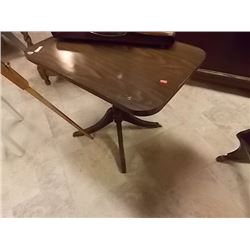 VINRAGE DUNCAN PHYPHE END TABLE