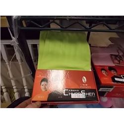 NEW THERMAL CLOTHING SET - 2 PC SET - green