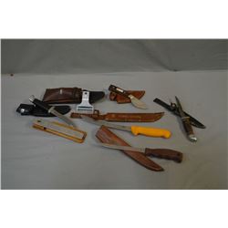 Tray Lot : Knives Includ : Buck Model 123 Fileting Knife w/leather sheath - Buck Model 188X Knife w/