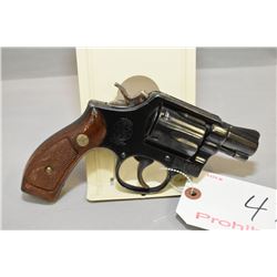 Smith & Wesson Model 10 - 5 .38 Spec Cal 6 Shot Revolver w/ 51 mm bbl [ blued finish, fixed back sig