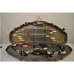 Hoyt ZR200 Right Hand Compound Bow 60 - 70 Lb with sights, accessories, twelve arrows, quiver, in ha