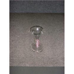 Un verre à liqueur anglais de la fin du 18e Siècle, de forme cornet sur une tige décorée de spira...