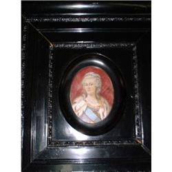 Un portrait miniature sur ivoire de l'impératrice Catherine II de Russie, signée: "R. Krauss"....