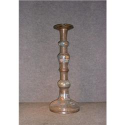 Un cendrier chinois sur pied en émail cloisonné, anciennement converti en base de lampe....