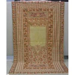 Un tapis de prière ghiordes de la première moitié du 19e Siècle....