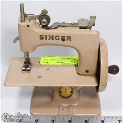 ANTIQUE SALESMAN SAMPLE CAST SEWING MACHINE