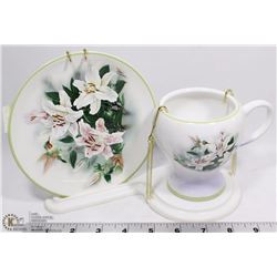 TELEFLORA GIFT- HUMMINGBIRD AND LILLIES- LENA