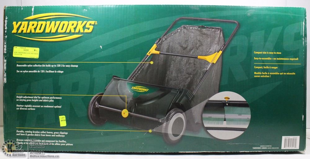 NEW YARDWORKS LEAF AND GRASS COLLECTOR