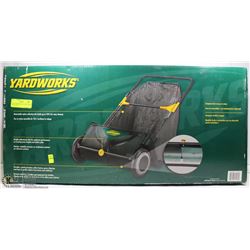 NEW YARDWORKS LEAF AND GRASS COLLECTOR