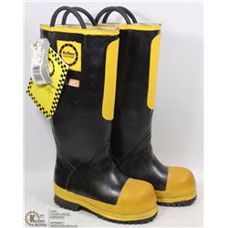 PAIR OF AIR BOSS STEEL TOE RUBBER BOOTS
